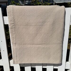 Peacock Alley Matelasse Diamond Coverlet 100% Egyptian Cotton Beige 90x95 READ